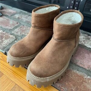 DV by Dolce Vita Lonny Ankle Boots, Tan color, size 6.5